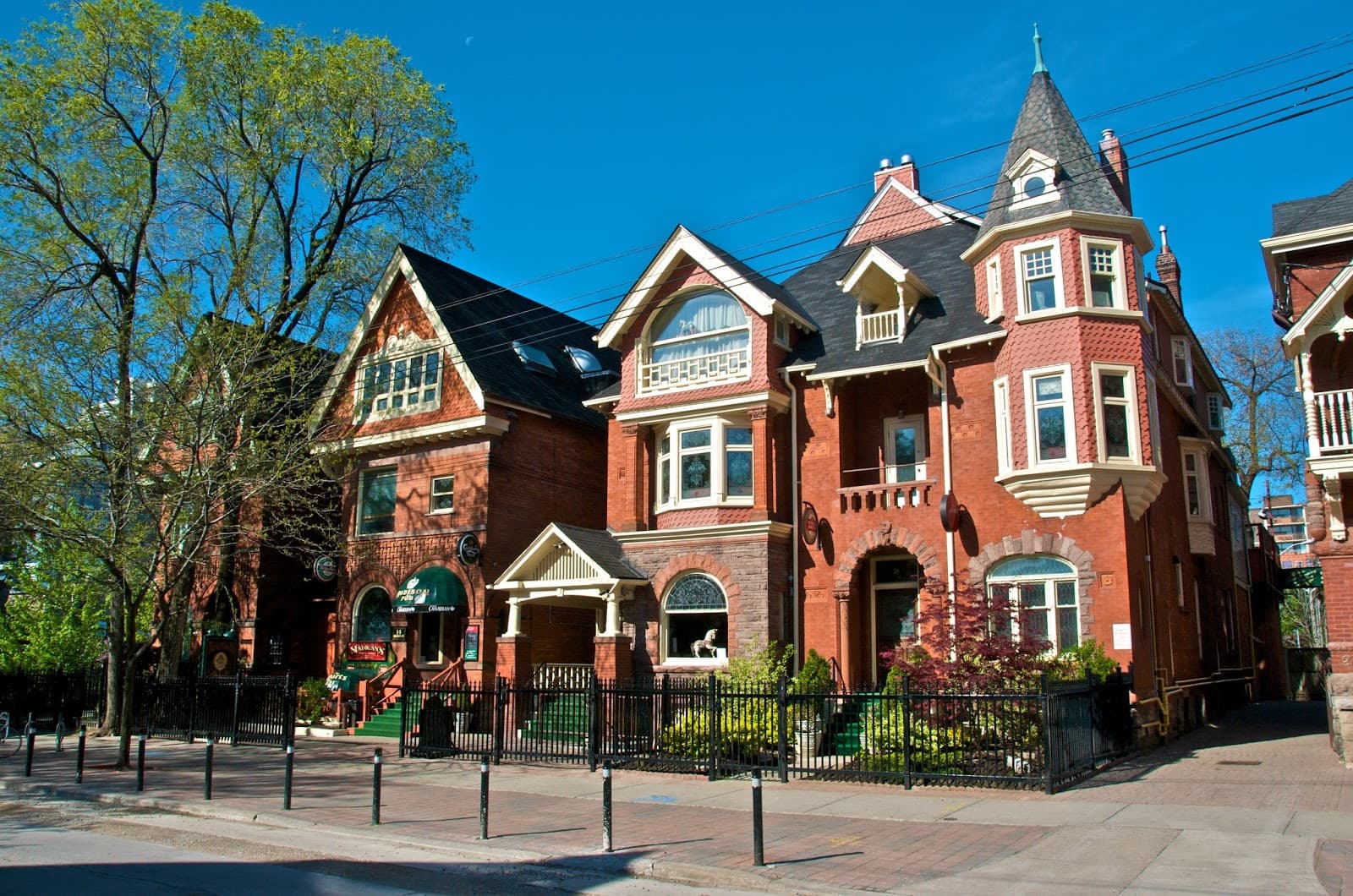 Madison Avenue Pub